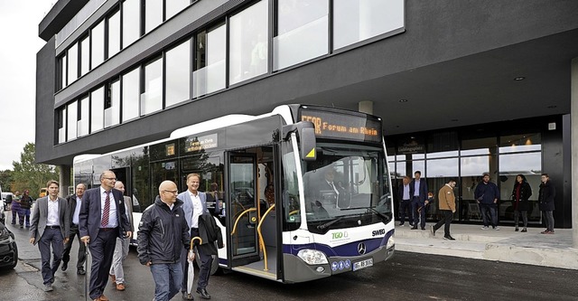 Die neue Buslinie wurde am Donnerstag eingeweiht.   | Foto: Christoph Breithaupt