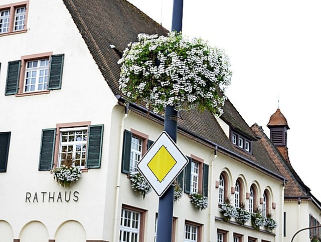 Neuer Blumenschmuck in Binzen  | Foto: Moritz Lehmann