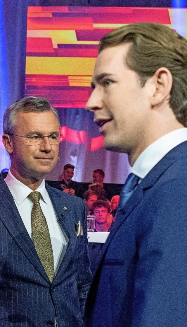 FP-Chef Norbert Hofer (links) und Ex-Kanzler Sebastian Kurz  | Foto: JOE KLAMAR (AFP)