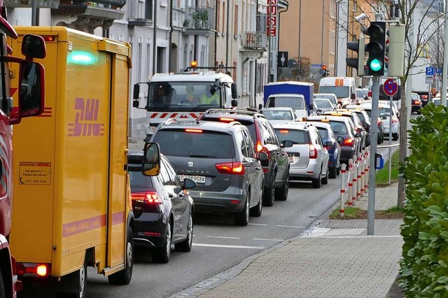 Immer Landkreis steigt die Zahl der zugelassenen Autos.  | Foto: Peter Gerigk