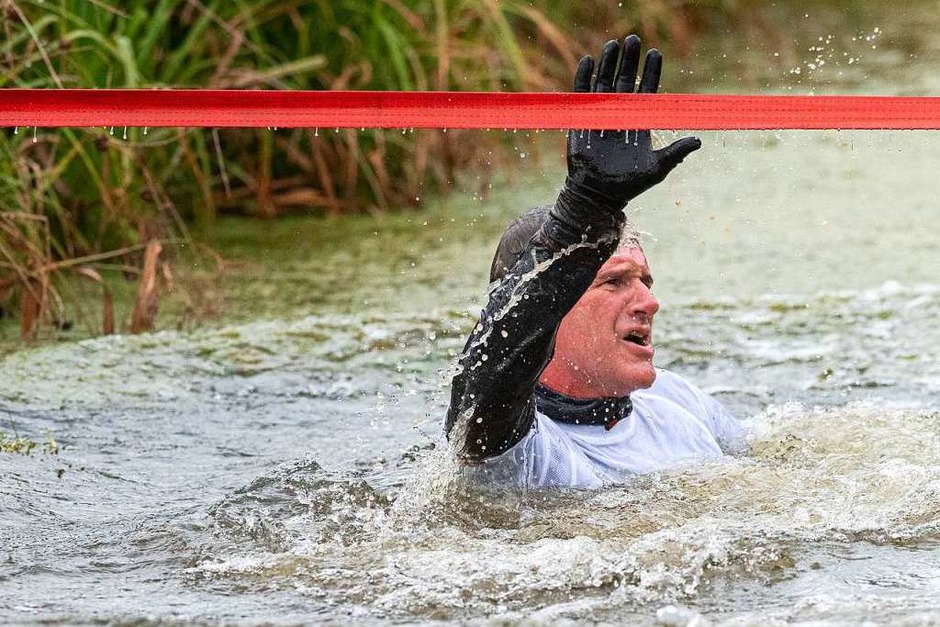 Das Rothaus Team am Teich: Hausherr Christian Rasch ging mit Startnummer 1 voran. (Foto: Wolfgang Scheu) Das Rothaus Team am Teich: Hausherr Christian Rasch ging mit Startnummer 1 voran. (Foto: Wolfgang Scheu)