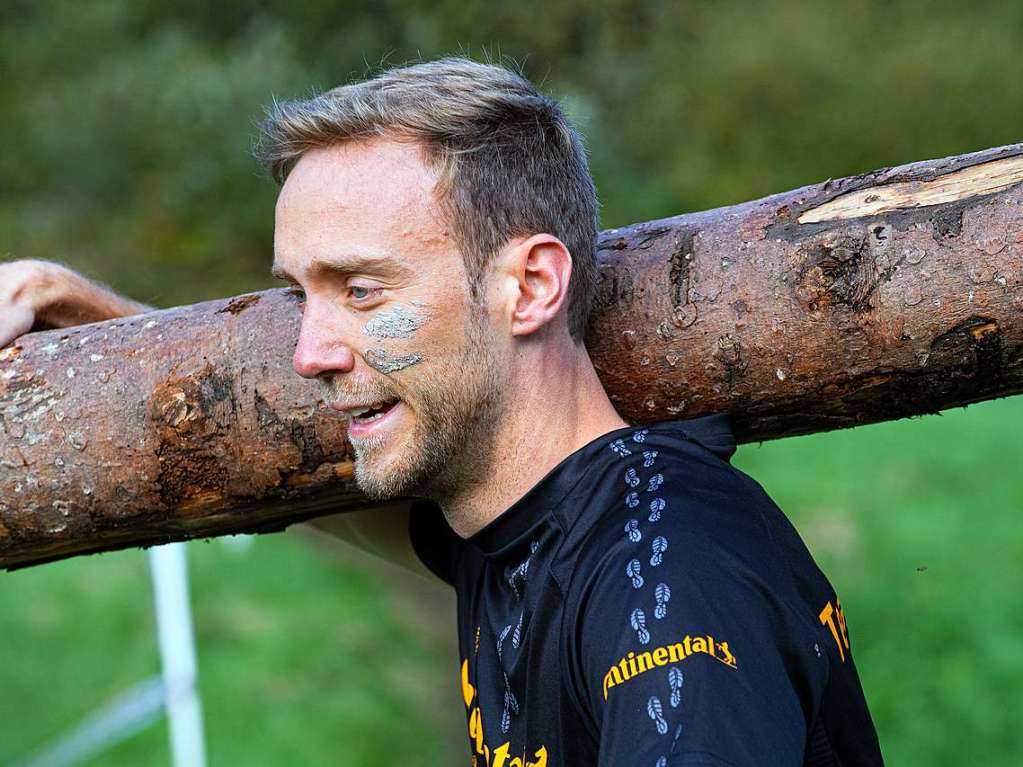 Viele Hindernisse, kaltes Wasser, tiefer Schlamm: Rund 2000 Sportler stellten sich den Herausforderungen beim Rothaus Mudiator Finale in Grafenhausen.