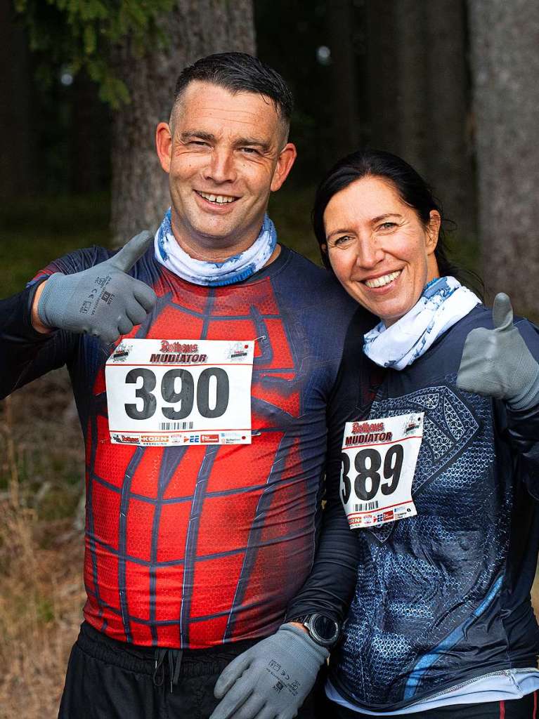 Viele Hindernisse, kaltes Wasser, tiefer Schlamm: Rund 2000 Sportler stellten sich den Herausforderungen beim Rothaus Mudiator Finale in Grafenhausen.