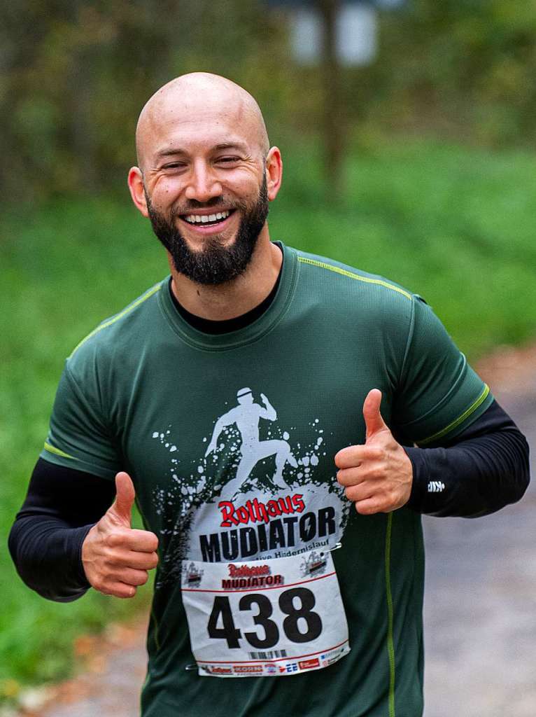 Viele Hindernisse, kaltes Wasser, tiefer Schlamm: Rund 2000 Sportler stellten sich den Herausforderungen beim Rothaus Mudiator Finale in Grafenhausen.