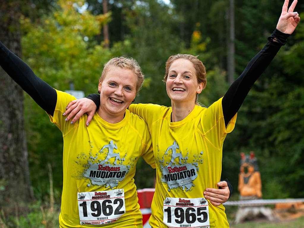 Viele Hindernisse, kaltes Wasser, tiefer Schlamm: Rund 2000 Sportler stellten sich den Herausforderungen beim Rothaus Mudiator Finale in Grafenhausen.