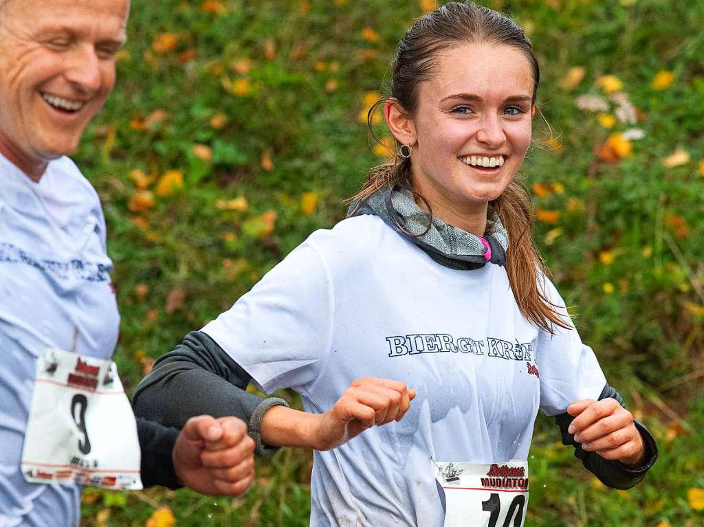 Viele Hindernisse, kaltes Wasser, tiefer Schlamm: Rund 2000 Sportler stellten sich den Herausforderungen beim Rothaus Mudiator Finale in Grafenhausen.