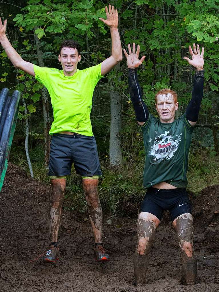 Viele Hindernisse, kaltes Wasser, tiefer Schlamm: Rund 2000 Sportler stellten sich den Herausforderungen beim Rothaus Mudiator Finale in Grafenhausen.