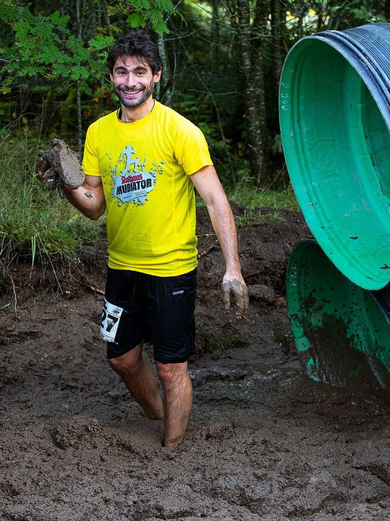 Viele Hindernisse, kaltes Wasser, tiefer Schlamm: Rund 2000 Sportler stellten sich den Herausforderungen beim Rothaus Mudiator Finale in Grafenhausen.