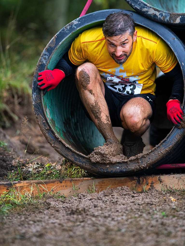 Viele Hindernisse, kaltes Wasser, tiefer Schlamm: Rund 2000 Sportler stellten sich den Herausforderungen beim Rothaus Mudiator Finale in Grafenhausen.