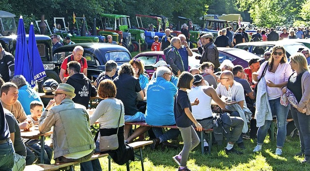 Rund um den Dreschschopf war viel los &#8211; das Wetter spielte mit.  | Foto: Paul Eischet