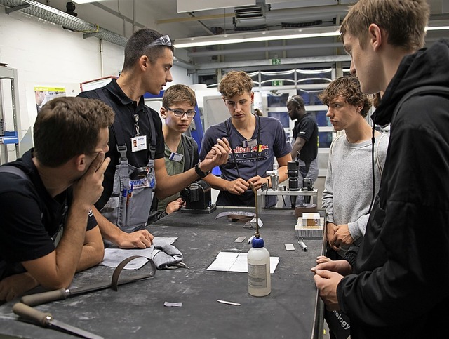 Bei der Mllheimer Nacht der Ausbildun...e in Berufsbilder und in die Betriebe.  | Foto: Volker Mnch