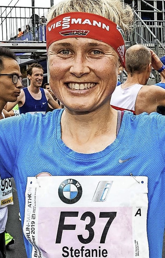 Jubel nach famosem Marathon in Berlin: Stefanie Doll  | Foto: Herbert Steffny