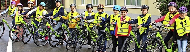 <BZ-FotoAnlauf>Verkehrswacht:</BZ-Foto...ler jetzt  auf dem Schulhof unterwegs.  | Foto: Monika Weber