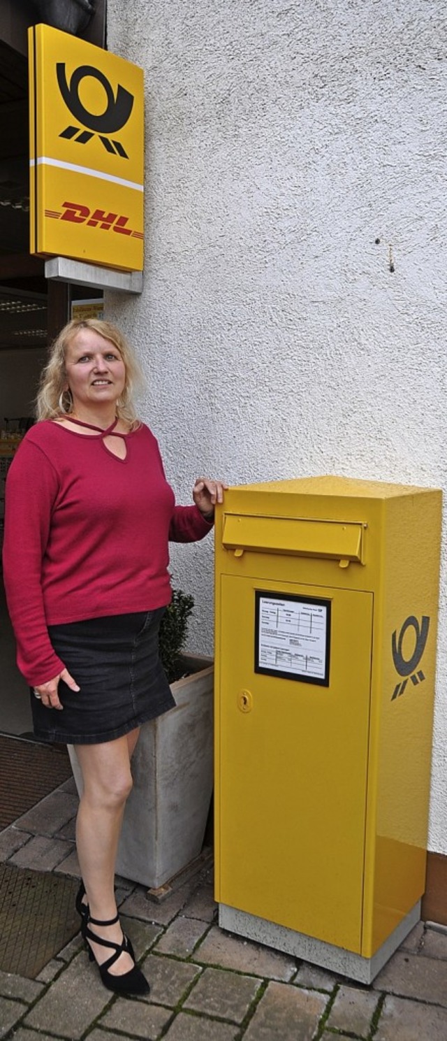 Bietet nun Postdienstleistungen und vi...mehr in Mnstertal an: Cornelia Plura   | Foto: Rainer Ruther