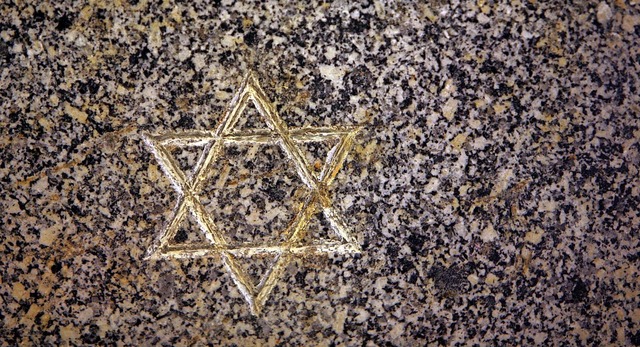 Von Antisemiten missbrauchtes Symbol: Davidstern an der Synagoge  von Grlitz   | Foto: Ralf Hirschberger