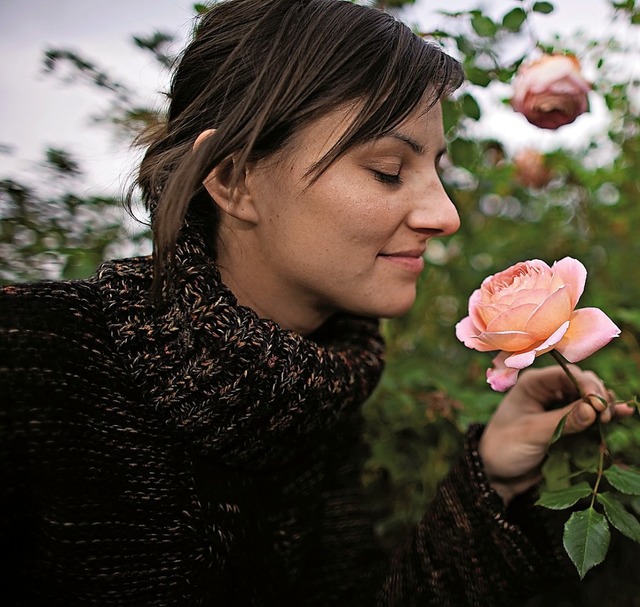 Der Herbst ist nicht nur Arbeit, sonde...m Beispiel der Duft der letzten Rosen.  | Foto: PdM