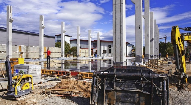 Auch Handwerksbetriebe sind in Grafenh...iegebiet Grafenhausen eine neue Halle.  | Foto: Wilfried Dieckmann