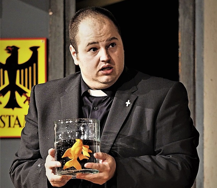 Teuflisch: Stefan Lffler als Pfarrer  | Foto: Susanne Gilg