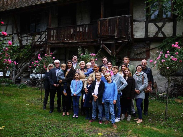 Mit der groen Familie von Katharina G...rgermeister Rudolf Koger (von links).  | Foto: Monika Merstetter