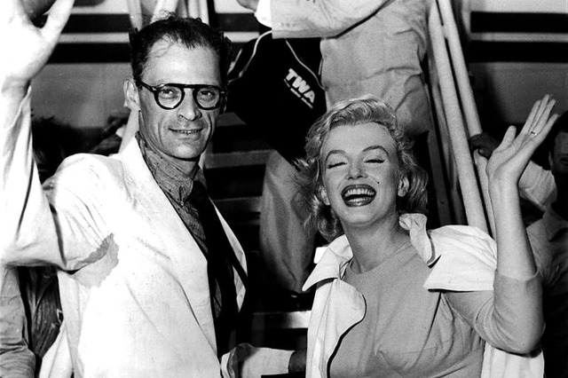 Marilyn Monroe mit Ehemann Arthur Miller  | Foto: dpa