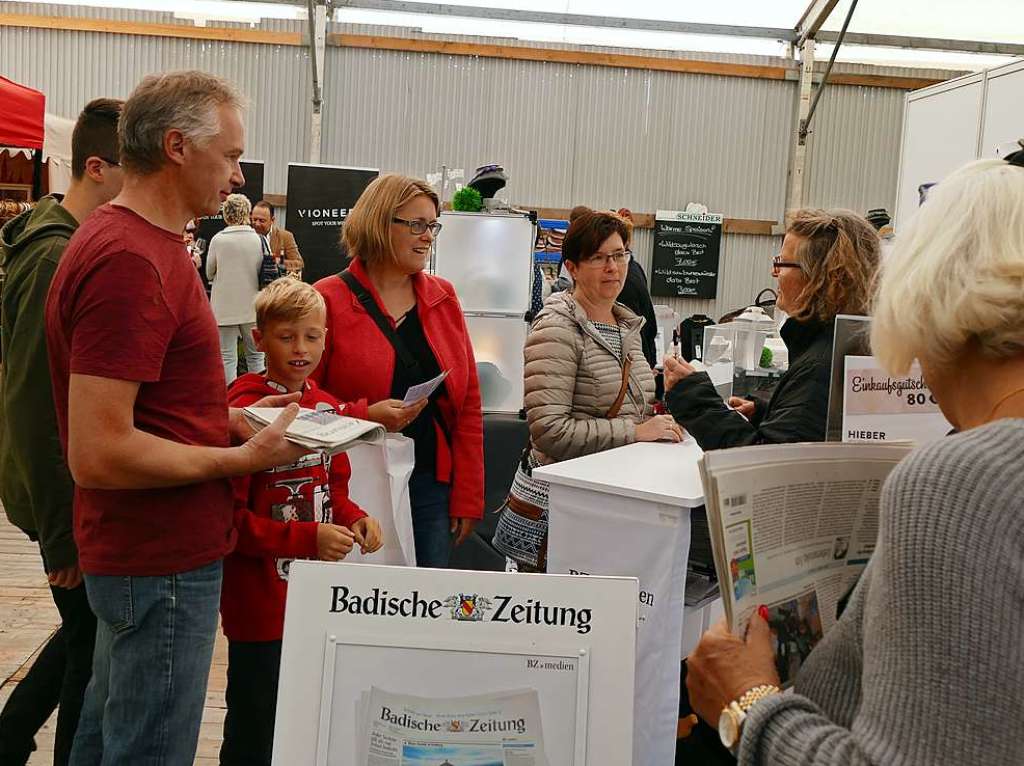 Auch die Badische Zeitung ist mit einem Stand vertreten.