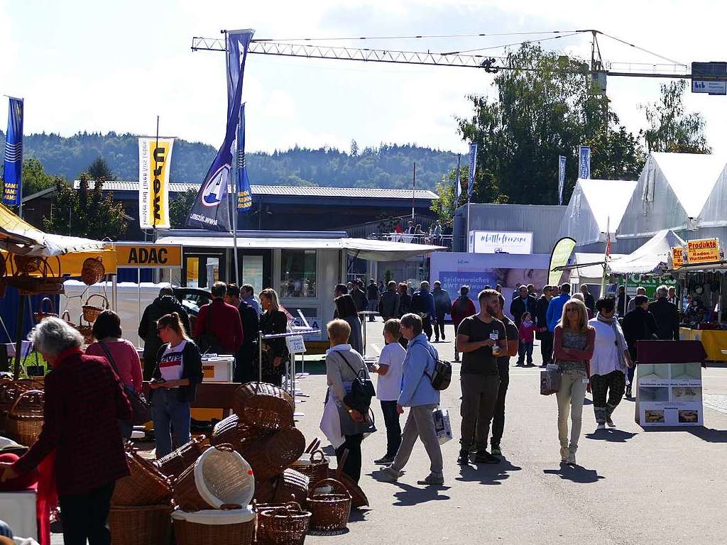 Eindrcke vom Erffnungstag der Dreilandmesse