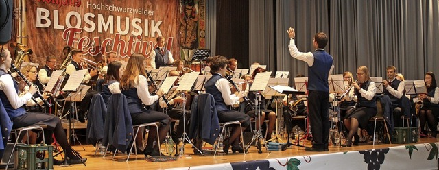 Am Donnerstagvormittag unterhielt der Musikverein Eisenbach die Zuhrer.   | Foto: Cornelia Liebwein