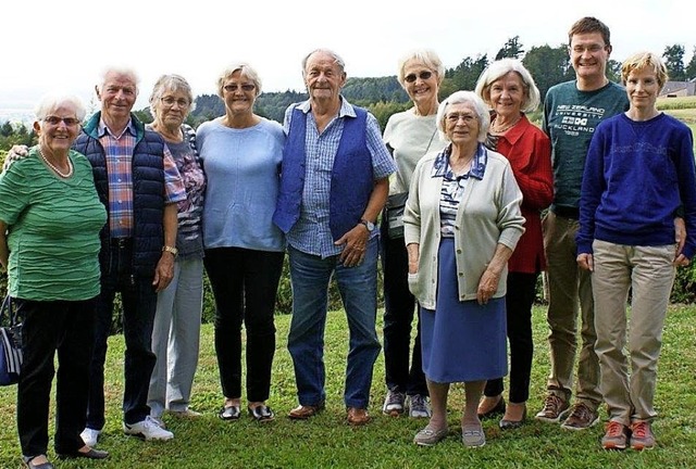 Familientreffen auf dem Langenhard: (v...Kerstin Hundsdorf, vorne Hilda Meyer.   | Foto: Ulrike Armbruster-Binder