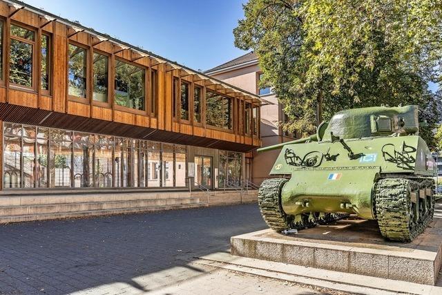 Der Panzer gehört zum Wohnquartier
