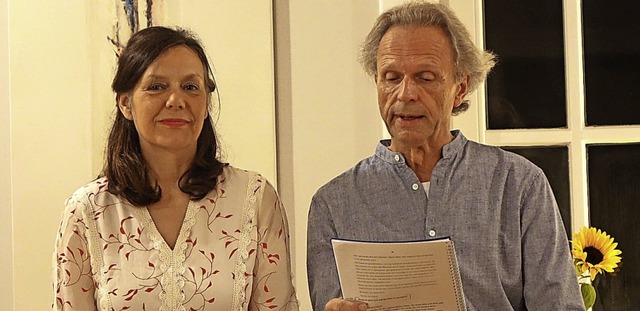 Intimer Dialog: Petra Seitz und Arnold...aus den Briefwechseln lebendig werden.  | Foto: Roswitha Frey