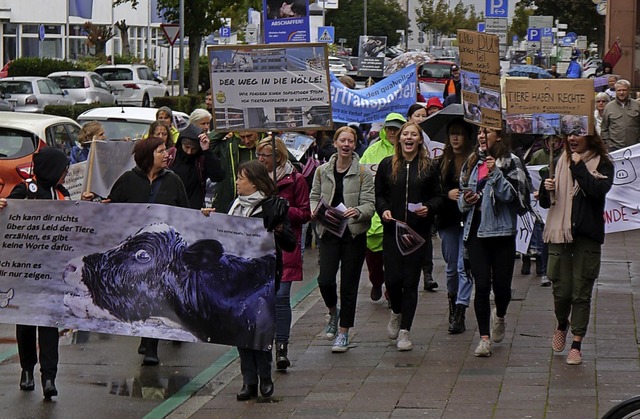 Rund 50 Personen drften es gewesen se...n Langzeittiertransporte beteiligten.   | Foto: Heidi Ast