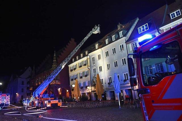 Polizei ermittelt nach Feuer auf dem Mnsterplatz wegen fahrlssiger Brandstiftung