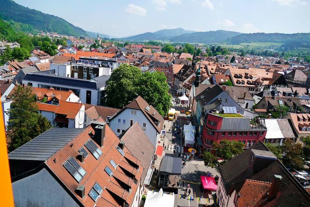 Von schrg oben sieht Waldkirch schon ...erdichtung bleibt weiterhin ein Thema.  | Foto: Sylvia Sredniawa