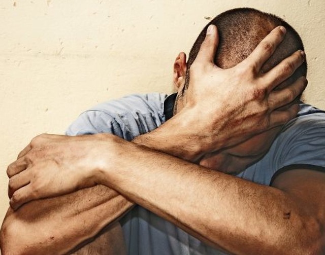 Patienten mit Depressionen  ziehen sich hufig zurck.   | Foto: Srdjan  (stock.adobe.com)