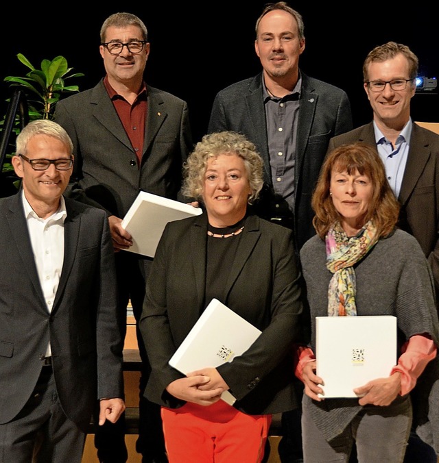 Die geehrten, ehemaligen Gemeinderte ...r, Daniela Fnfgeld und Eva Markowski   | Foto: Sophia Hesser