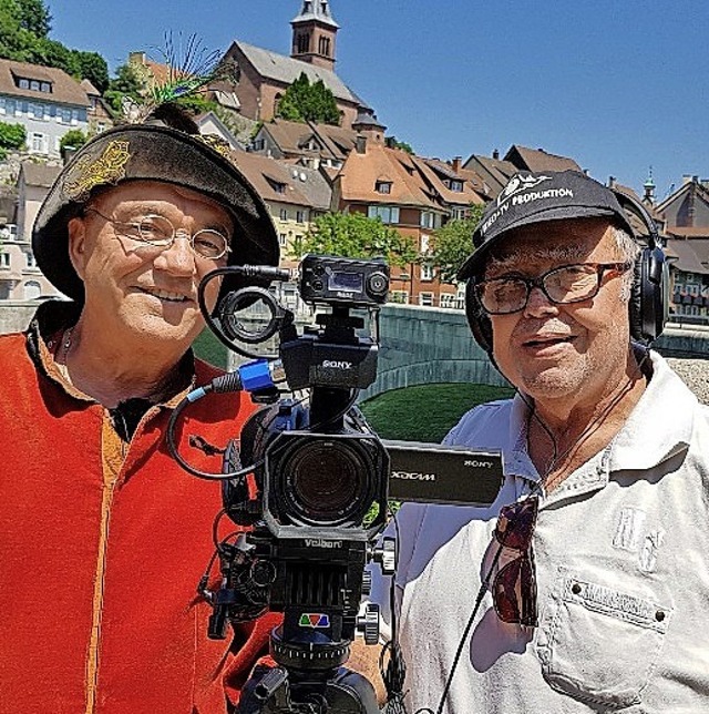 &#8222;Filmhelden&#8220; vor Ort: Uwe ...Hans IV. (links) und Gusty Hufschmid    | Foto: Alexander Lttin