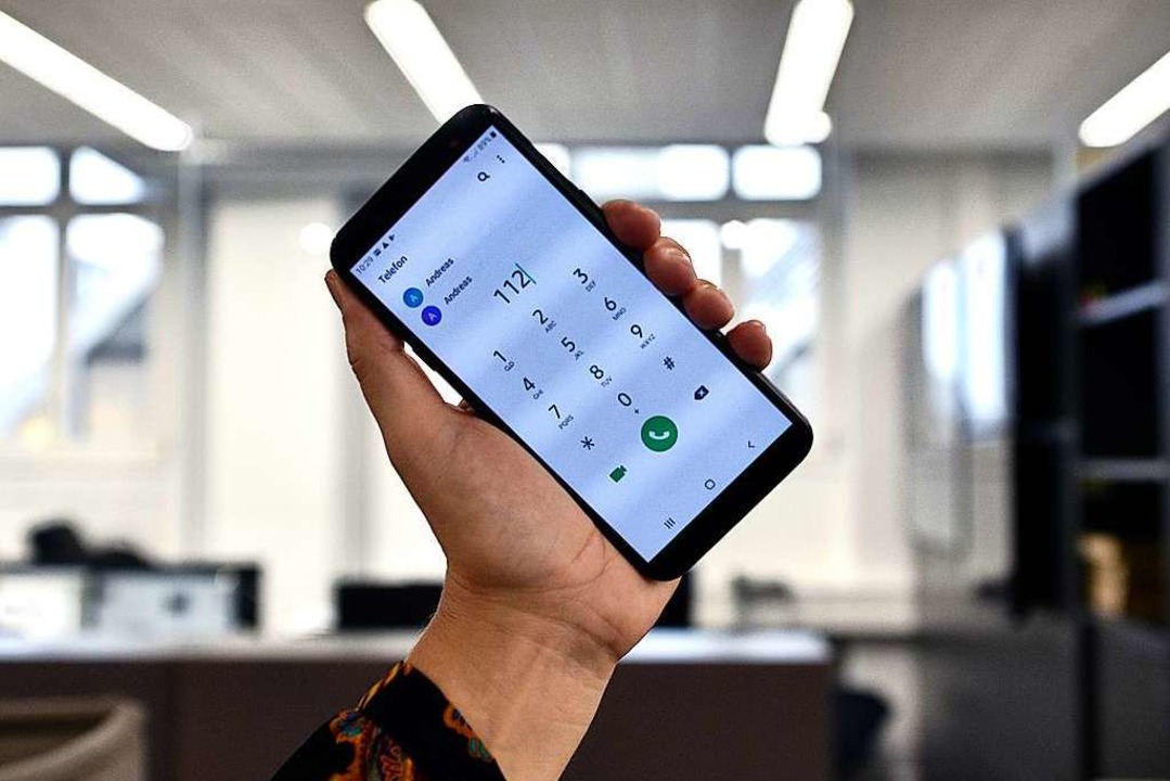 Wer von einem Android-Handy 112 ruft, ...Deutschland noch nicht freigeschaltet.  | Foto: Thomas Kunz