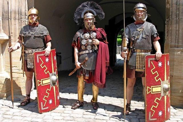 Rmische Legionre auf der Durchreise im Colombipark: Aktionstag des Archologischen Museums Colombischlssle