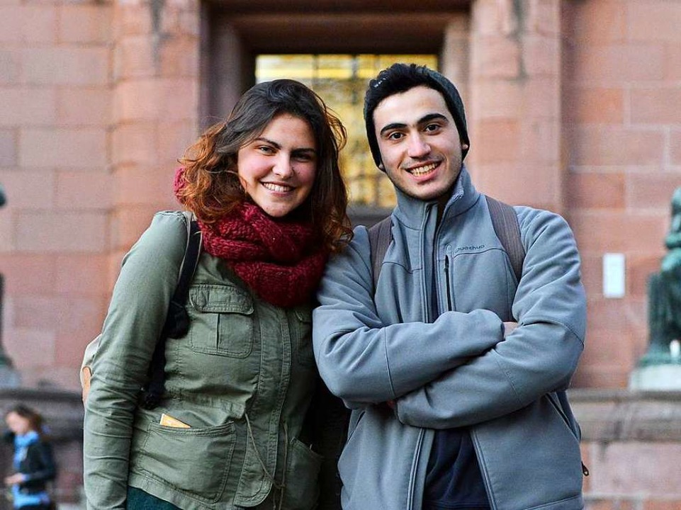 Ein Buddy hilft einem Studenten mit Fluchterfahrung im Unialltag  | Foto: Rita Eggstein