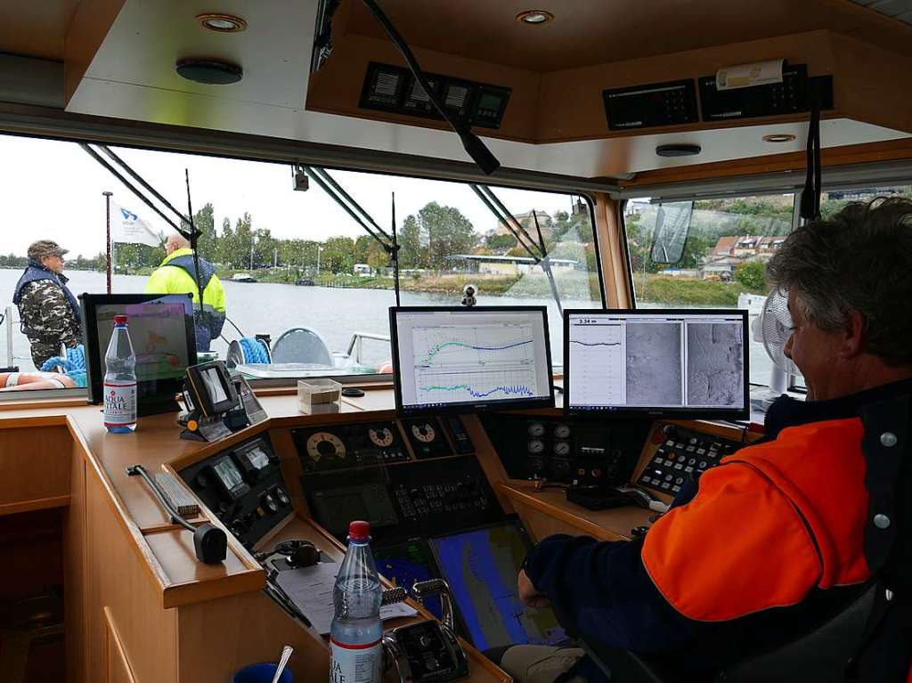 BZ-Card-Inhaber waren ganz nah dran an der Arbeit des Wasserstraen- und Schifffahrtsamtes in Breisach. Zu erleben gab es eine eine Bootsfahrt sowie Fhrungen auf dem Rheindamm, an der Schleuse und auf dem Betriebshof.