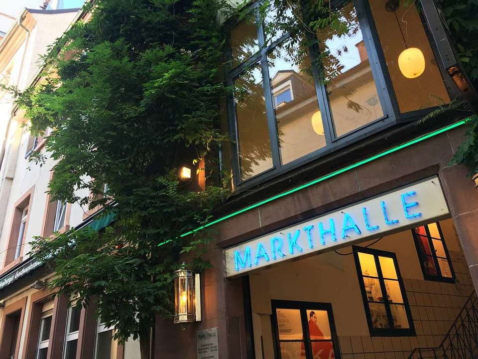 30 Jähriger Soll In Der Markthalle Mehrere Frauen Verletzt