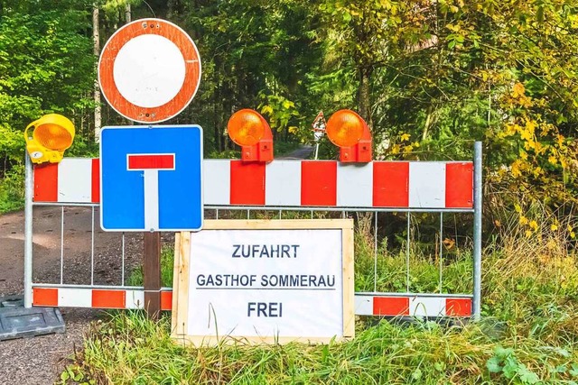 Wer das Schild aufgestellt hat, wei n...rae aber noch nicht sicher befahrbar.  | Foto: Wilfried Dieckmann