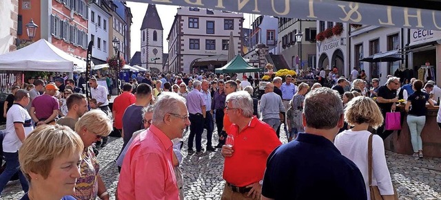 Groer Andrang am Sonntag in der Endin... vielfltige Genussmeile prsentierte.  | Foto: Ruth Seitz