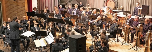 Das Bundespolizeiorchester ist ein  fu...er in allen Stilrichtungen begeistert.  | Foto: Christiane Breuer