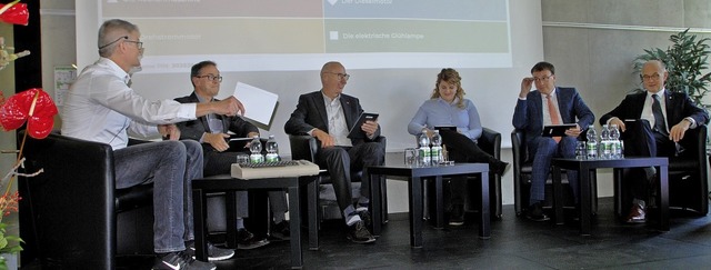 Moderator Michael Hass (v.l.) mit den ...eber, Rektor der Hochschule Offenburg   | Foto: Victor Schreiner