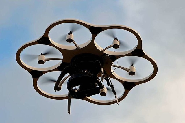 Das Leasing eines Drohnensystems fr d...ng der Fachbereichs kosten 42000 Euro.  | Foto: Ralf Burgmaier