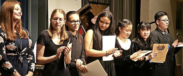 Die Meisterschler stellten sich beim ...konzert von &#8222;Tasten&#8220;  vor.  | Foto: Michael Gottstein