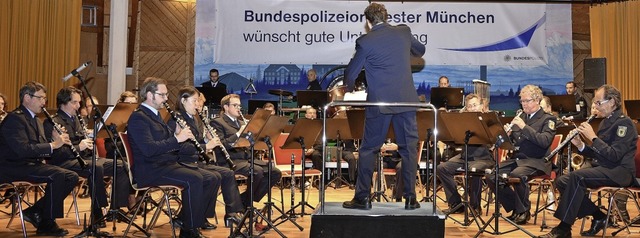 Das Bundespolizeiorchester Mnchen kon...tung von Jos Zegers in Hchenschwand.   | Foto: Stefan Pichler