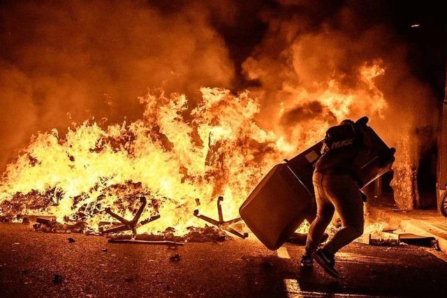 Festnahmen und brennende Straen bei Protesten in Katalonien