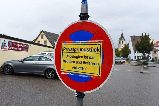 Sperrung des Ochsen-Parkplatzes sorgt fr Unmut in Steinen